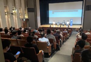 会場のサンモールインターナショナルスクールのホール